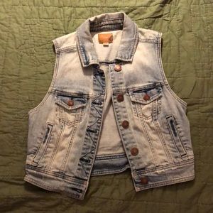 American Eagle Jean Vest